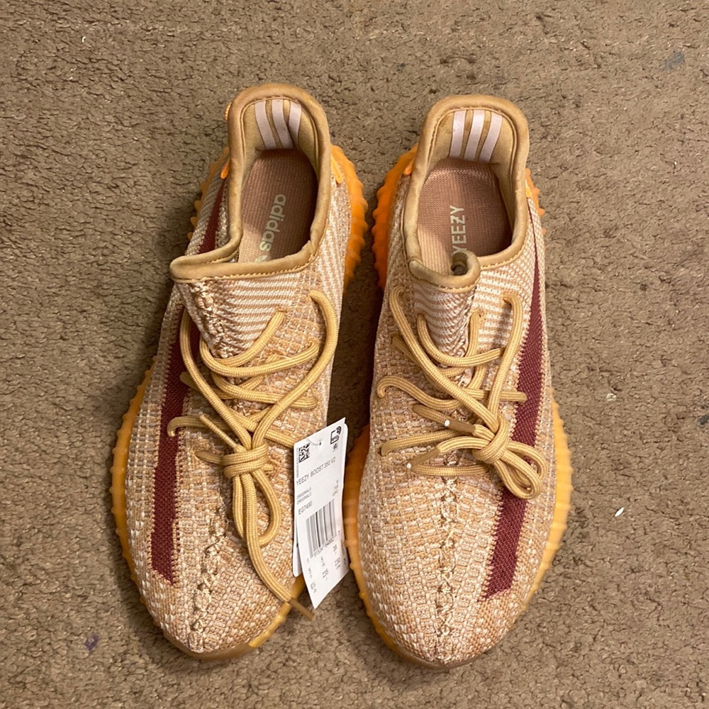 Pink Yeezy Boost sneakers (never worn)
